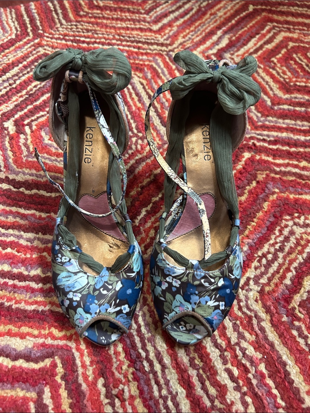 Vintage Kenzie floral heels size 6.5
